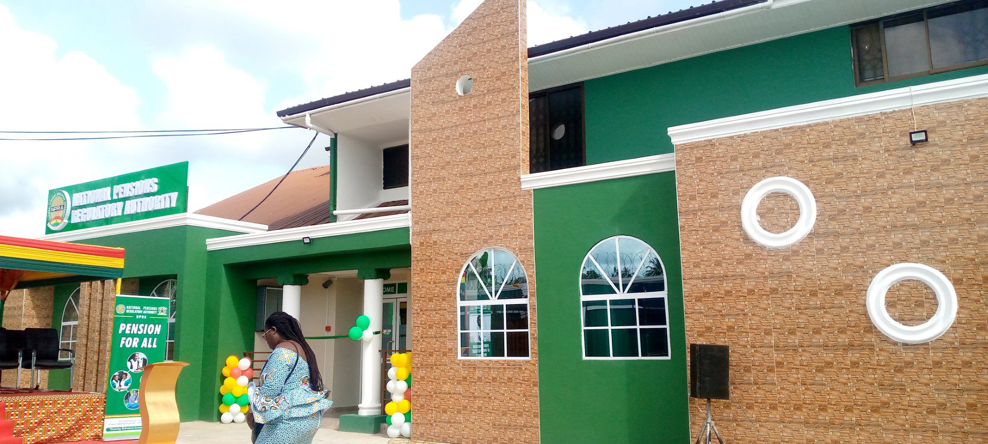 Ghana Restricts Pension Fund Offshore Investments Amid Currency Concerns Ghana Restricts Pension Fund Offshore Investments Amid Currency Concerns