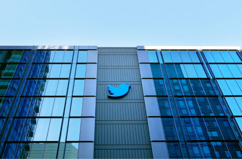 Twitter to Label the Verified Accounts of Governments and Officials