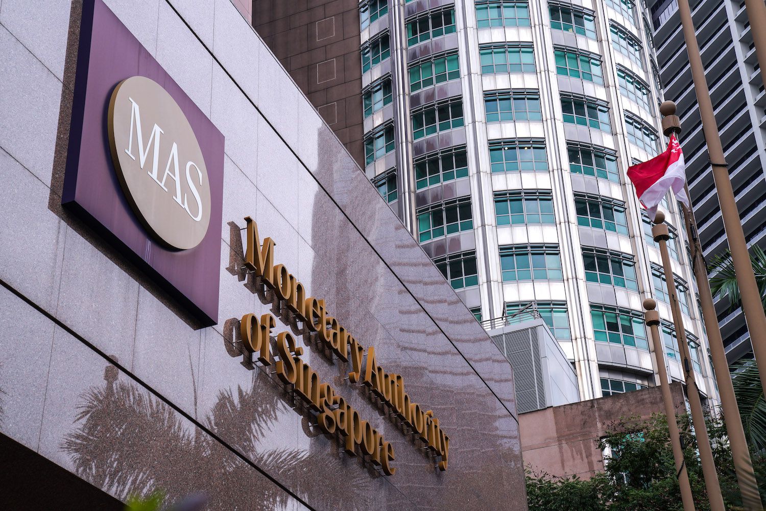 Retail-focused Singaporean CBDC to hedge against privately issued stablecoins