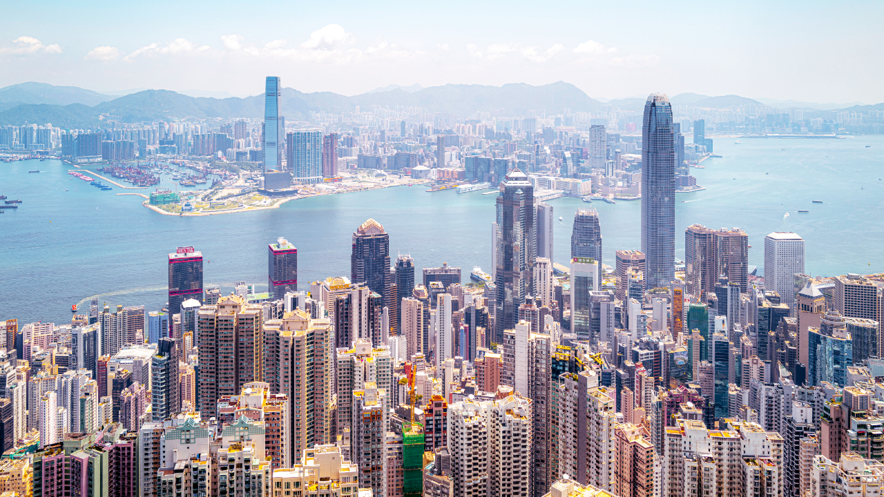 Global: Hong Kong Cryptocurrency Exchange Freezes Its Customers’ Funds (Report)