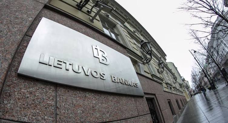 Global: Revolut fined €70,000 in Lithuania for missing financial deadline
