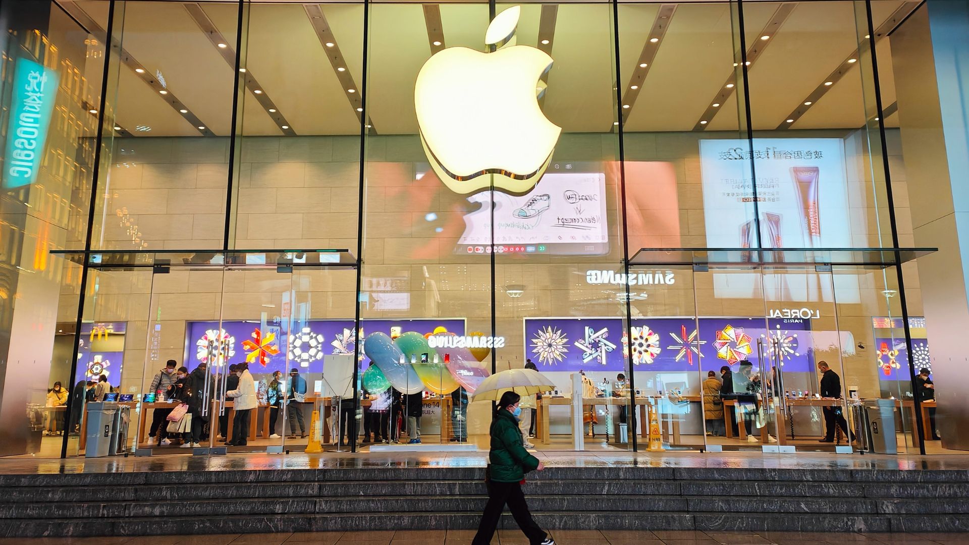 Global: Apple Surpasses $3 Trillion Market Valuation Once Again