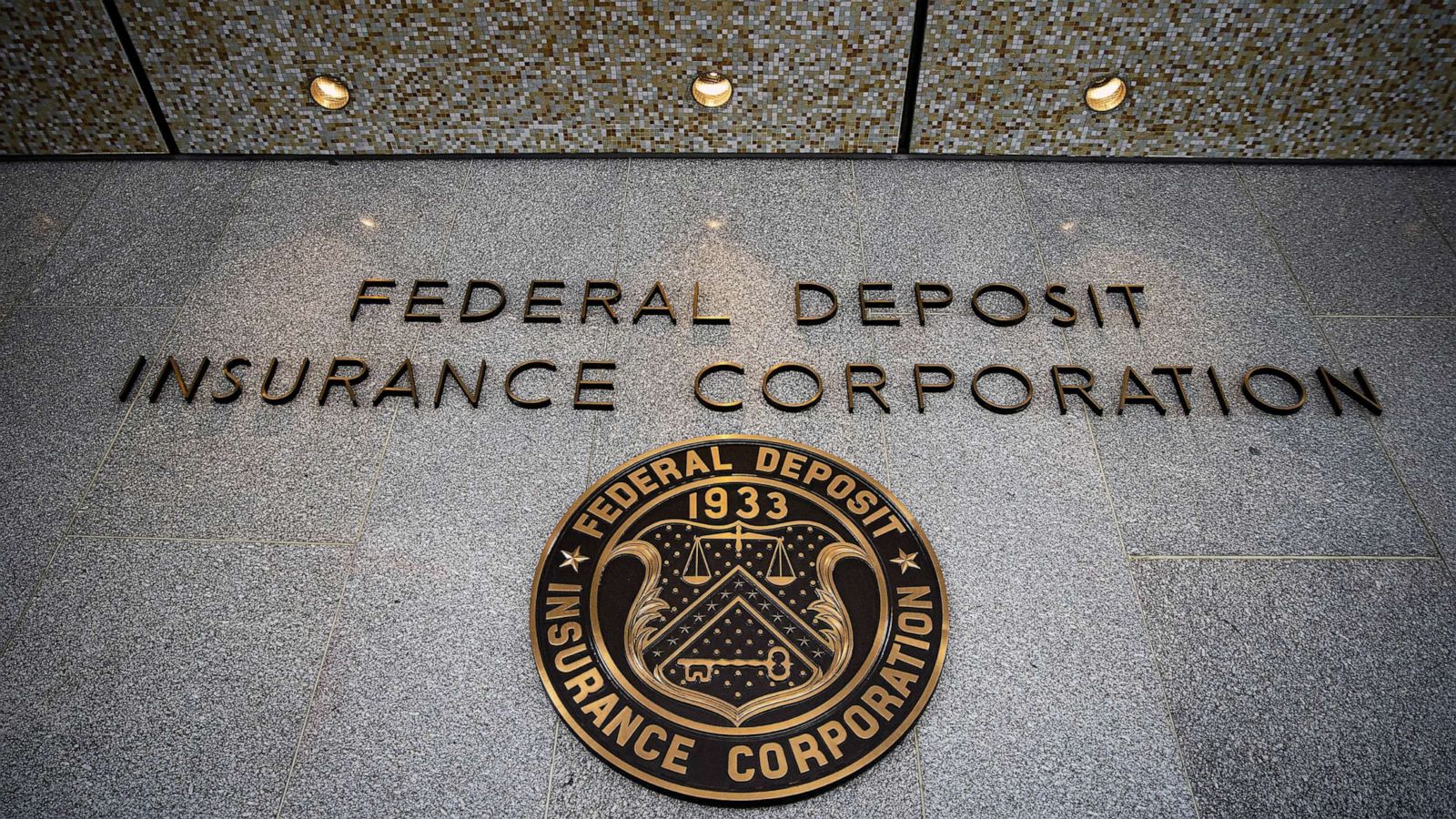 Global: US FDIC Urges Banks to Rectify 'Inaccurate' Statements Ahead of New Fee Implementation