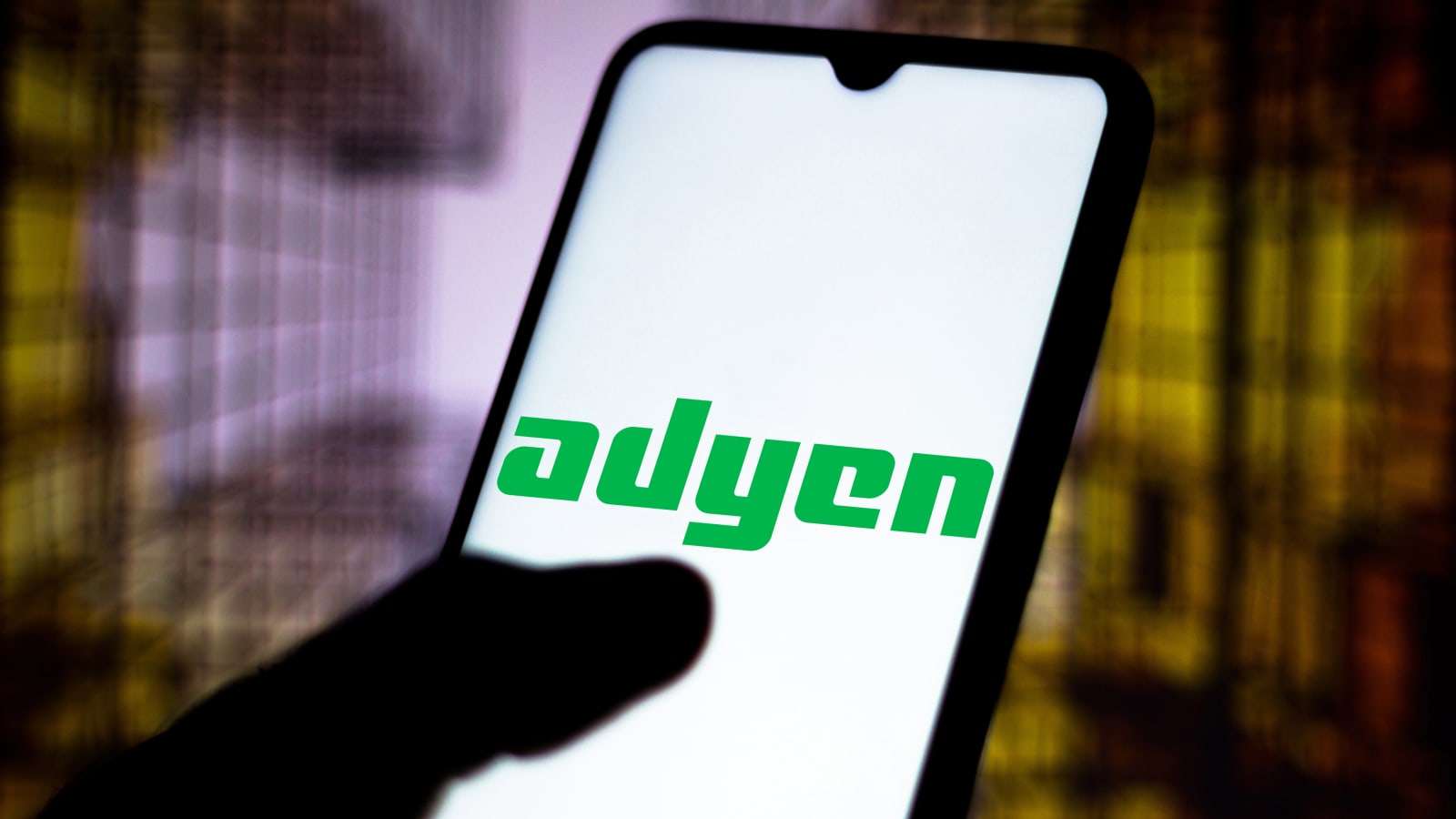 Global: Adyen Secures UK Banking License, Expanding Financial Services
