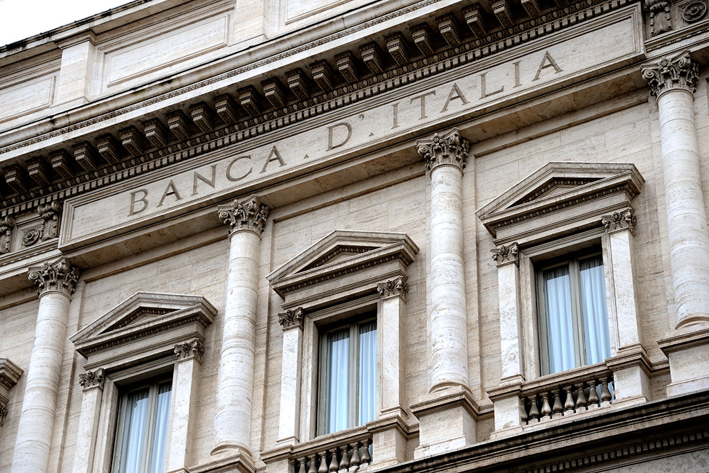 Global: Bank of Italy Monitors Intesa Sanpaolo's Digital Migration After Customer Concerns