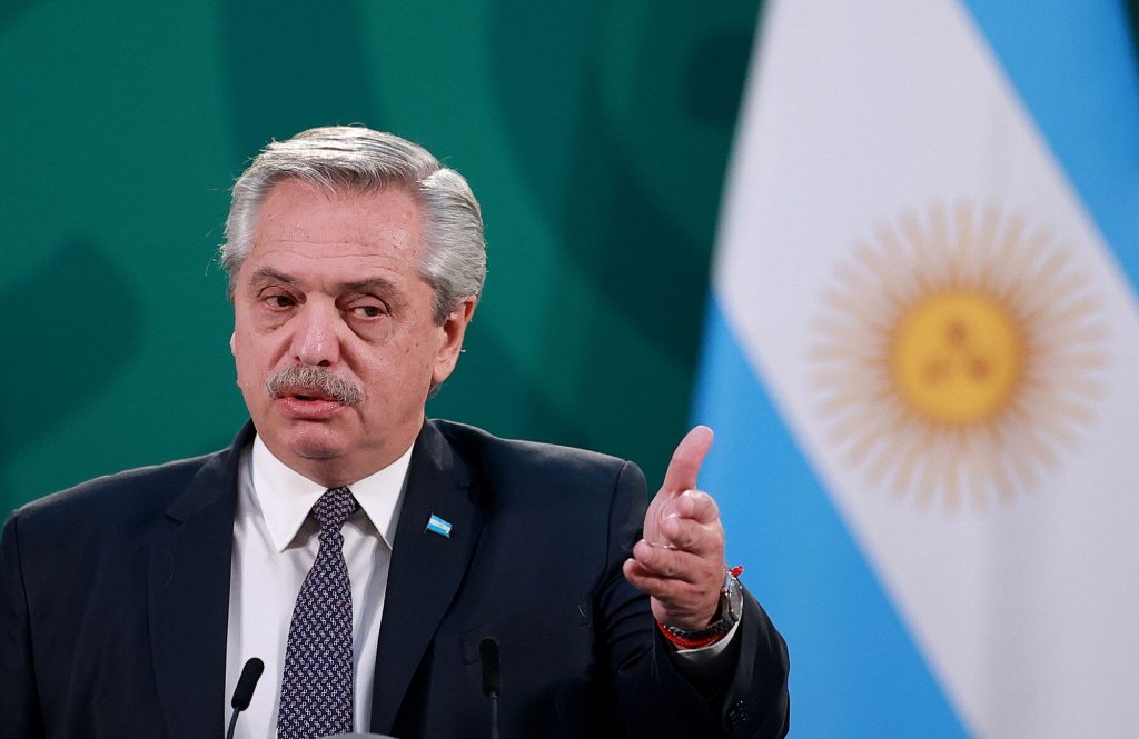 Argentine President Supports Provinces in Launching Local Currencies