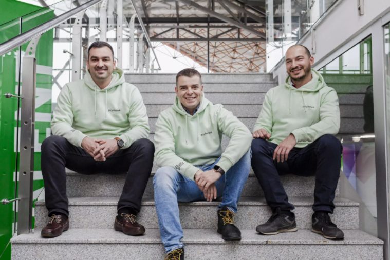 Global: Payhawk Secures Electronic Money Institution License in the UK Payhawk obtains UK EMI licence