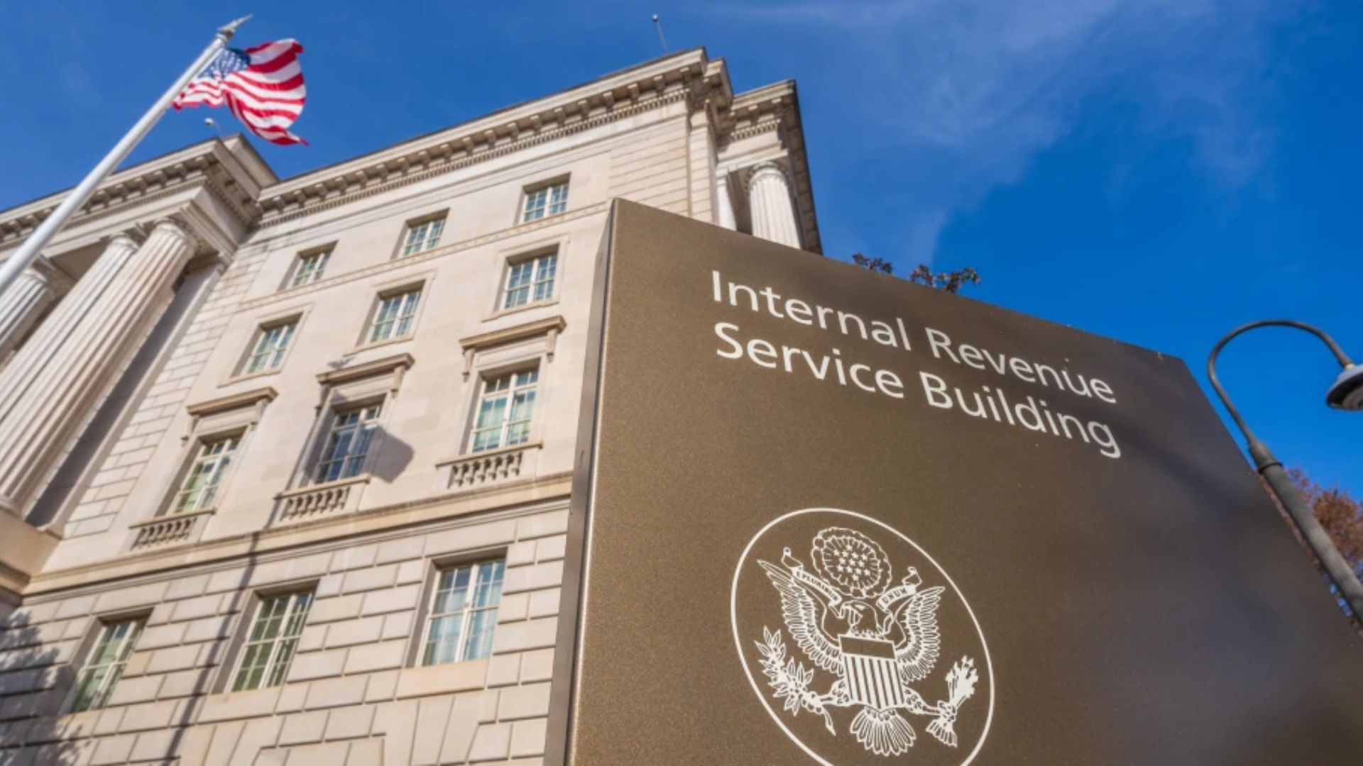 Blockchain Advocacy Group Raises Privacy Concerns Over IRS Crypto Tax Form