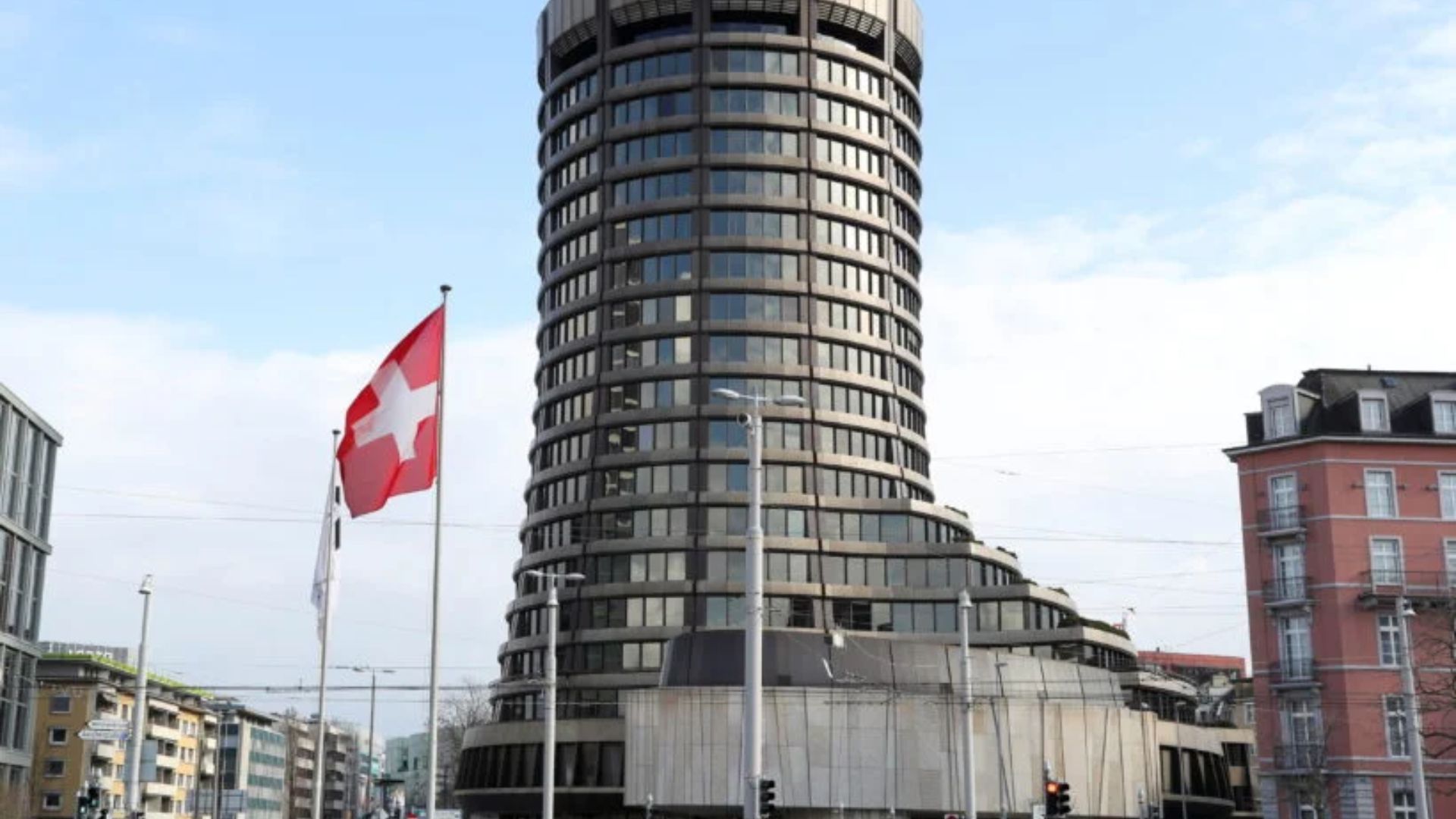 Central Banks Urged to Prepare for AI’s Profound Impact, BIS Advocates for Integration