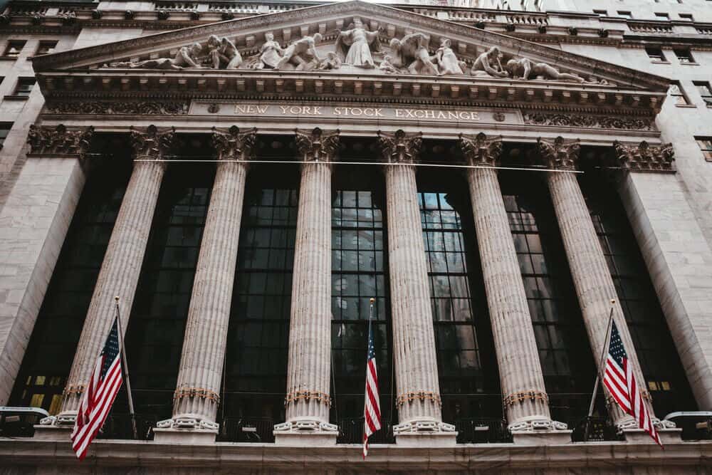 BofA Survey: Investors Shift from Stocks to Cash Amid Global Growth Concerns