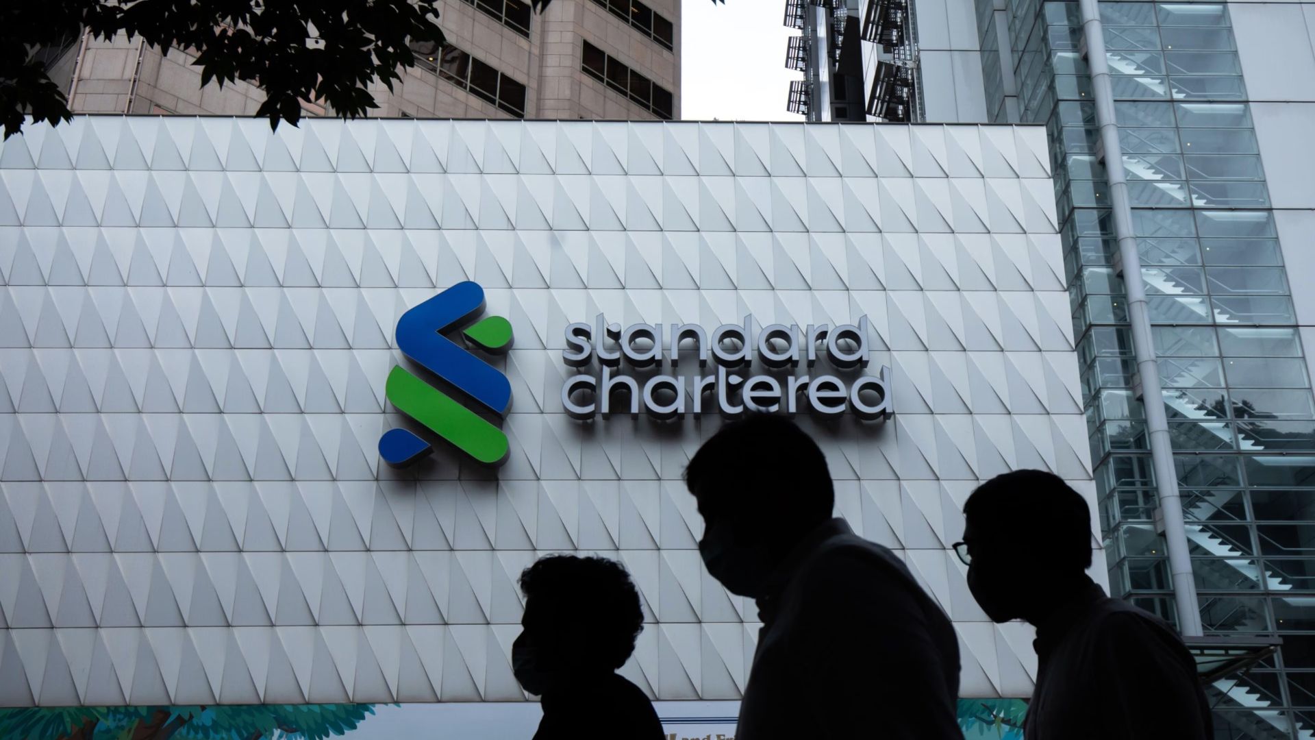 Standard Chartered Ties Interest Rates and Fees to Clients' ESG Performance